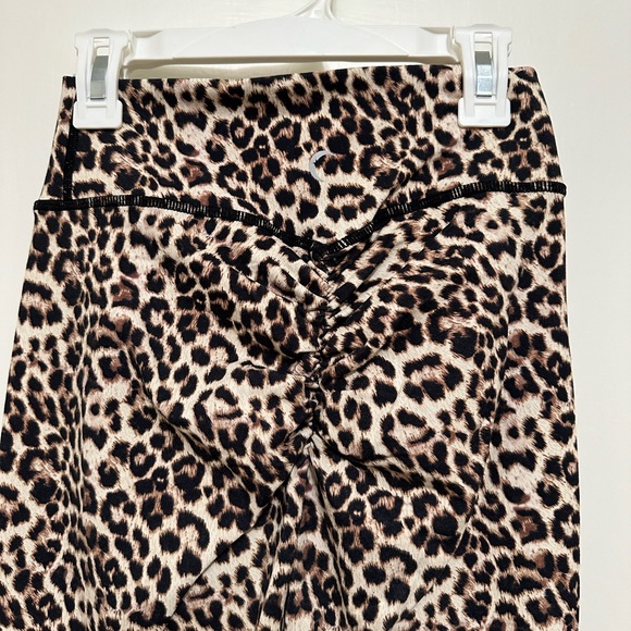 ZYIA Leopard Brilliant Scrunchy What Hi-Rise 7/8 24" - Picture 3 of 6